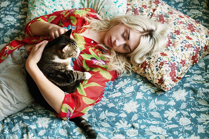 portrait-photography-girls-and-their-cats-brianne-wills-12