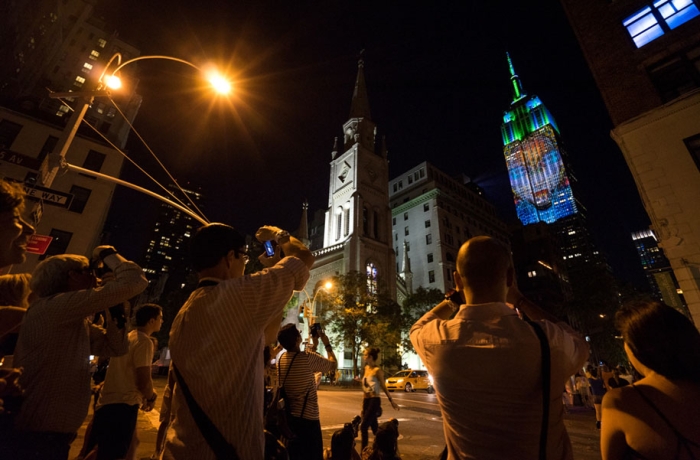 cecil-lion-endangered-species-projecting-change-empire-state-building-obscura-digital-20