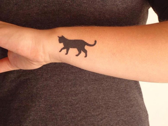 minimalist-animal-cat-tattoos-6