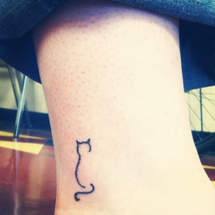 minimalist-animal-cat-tattoos-7
