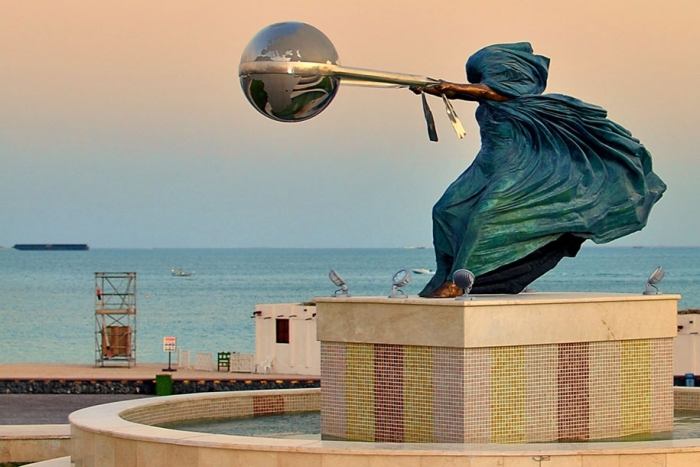 statue-mother-nature-rotates-earth-force-nature-lorenzo-quinn-2