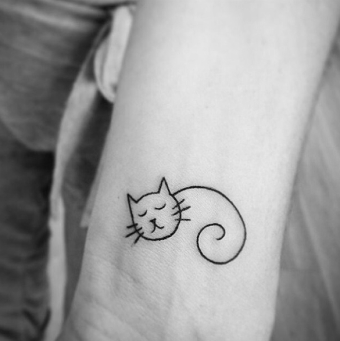 minimalist-animal-cat-tattoos-12