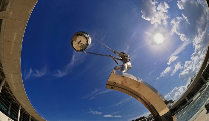 statue-mother-nature-rotates-earth-force-nature-lorenzo-quinn-9