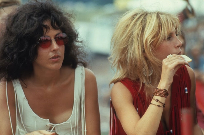 crazy-things-woodstock-festival-photography-17