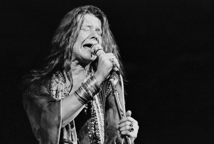 crazy-things-woodstock-festival-photography-13