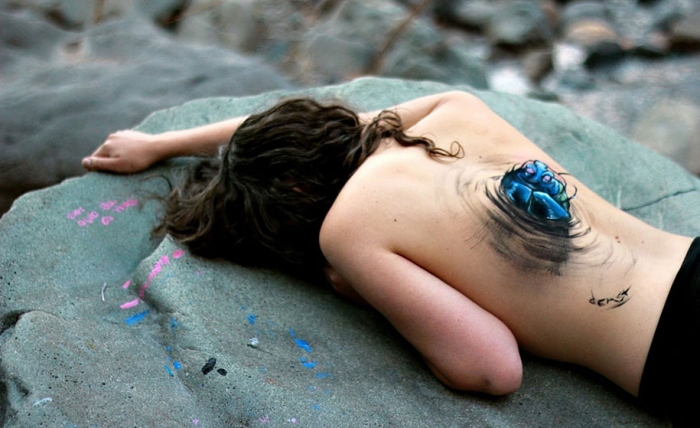 woman-tearing-herself-apart-grotesque-body-painting-jeampiere-dinamarca-poque-6
