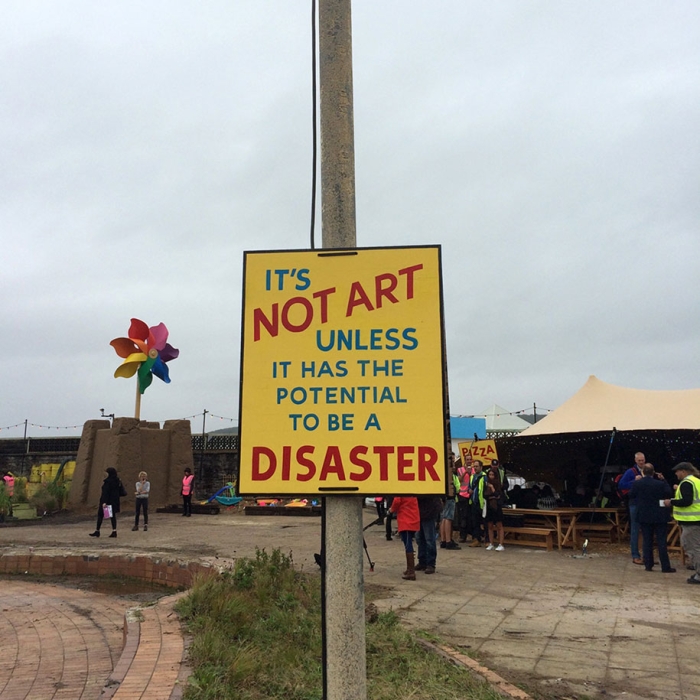 counter-culture-amusement-park-dismaland-bemusement-park-banksy-10