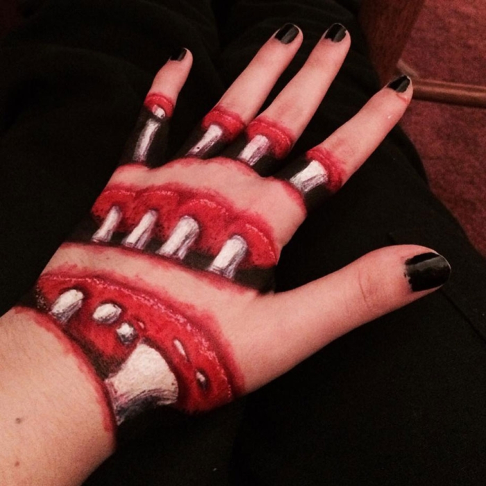 body-art-sliced-up-hand-bones-showing-natalie-nakles-2