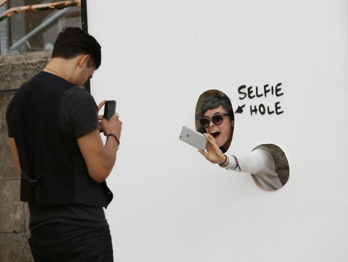 counter-culture-amusement-park-dismaland-bemusement-park-banksy-3