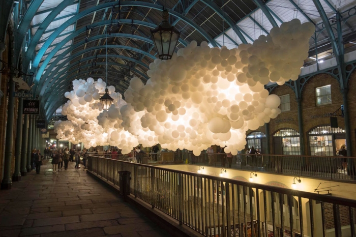 100000-balloons-covent-garden-heartbeat-charles-petillon-6