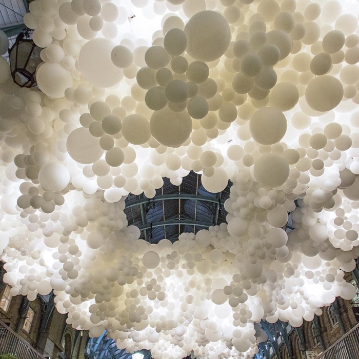 100000-balloons-covent-garden-heartbeat-charles-petillon-20