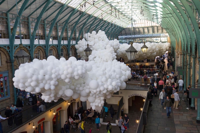 100000-balloons-covent-garden-heartbeat-charles-petillon-2