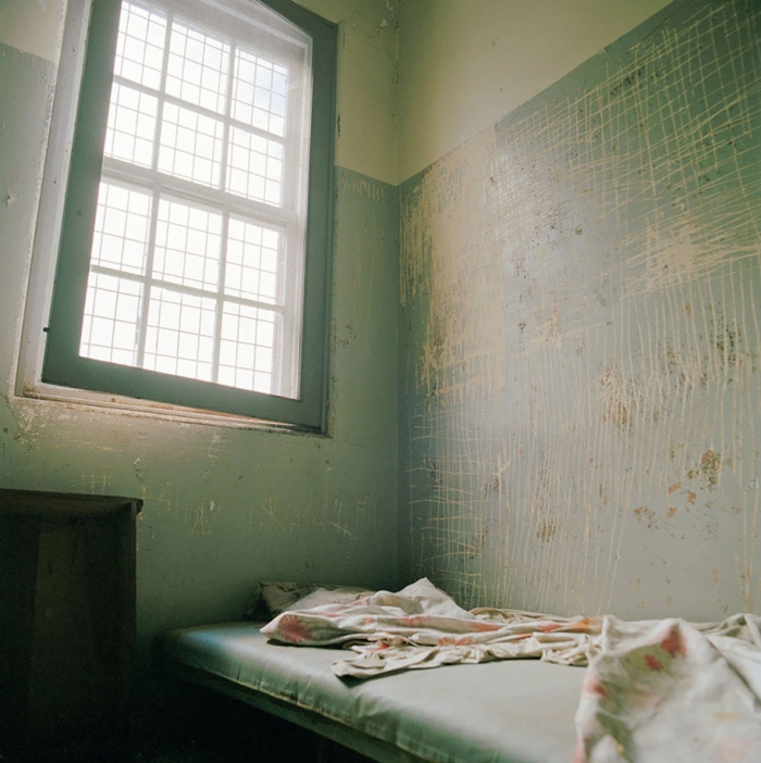 abandoned-mental-hospitals-asylums-jeremy-harris-36