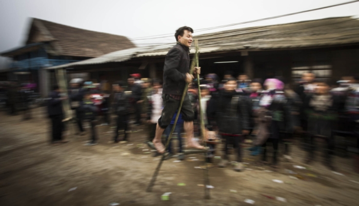 final of the Bamboo Stilt race