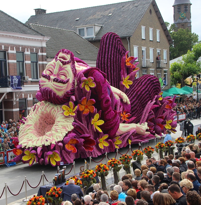 van-gogh-inspired-dahlia-bloom-parade-floads-bloemencorso-zundert-netherlands-10