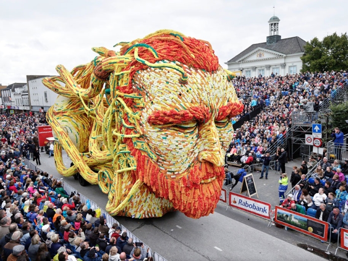 van-gogh-inspired-dahlia-bloom-parade-floads-bloemencorso-zundert-netherlands-20