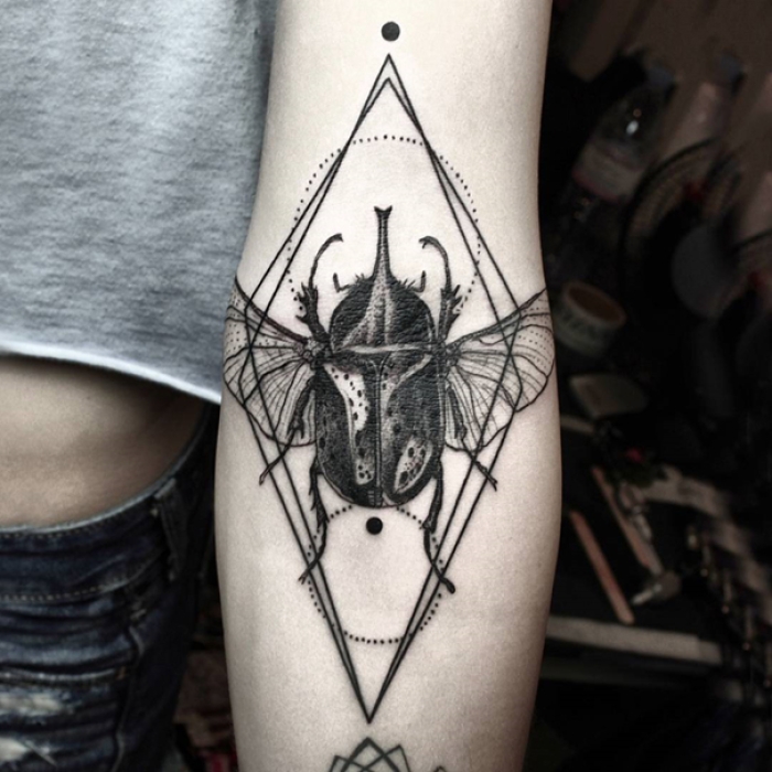 line-dot-black-white-animal-geometric-tattoos-okan-uckun-turkey-18