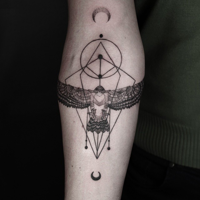 line-dot-black-white-animal-geometric-tattoos-okan-uckun-turkey-15