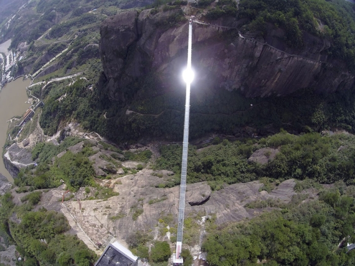 longest-glass-walkway-bridge-scary-shiniuzhai-geopark-china-2