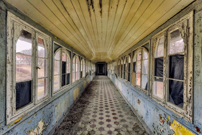 abandoned-decaying-buildings-europe-photography-christian-richter-4