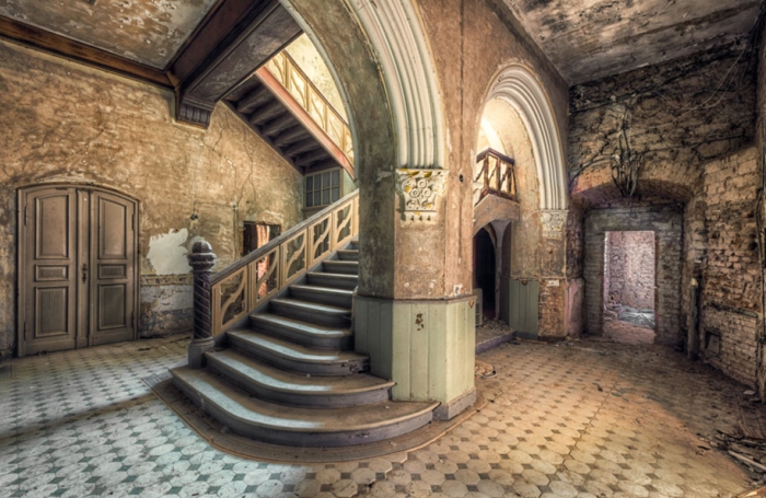 abandoned-decaying-buildings-europe-photography-christian-richter-7