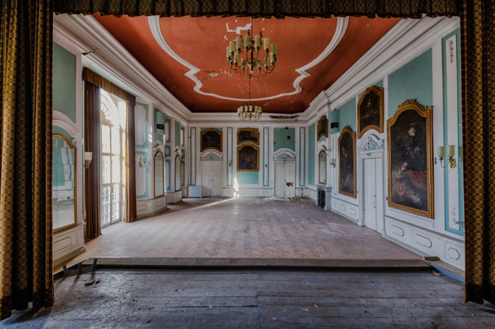 abandoned-decaying-buildings-europe-photography-christian-richter-15