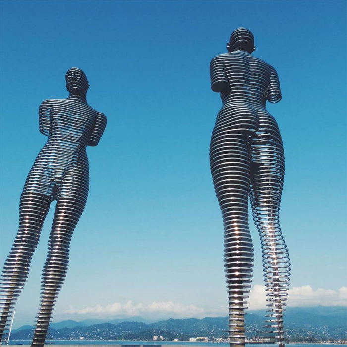 moving-metal-statue-ali-nino-love-tamara-kvesitadze-georgia-14