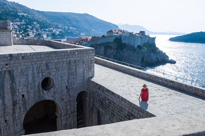 fan-visit-real-life-game-of-thrones-filming-locations-asta-skujyte-razmiene-23