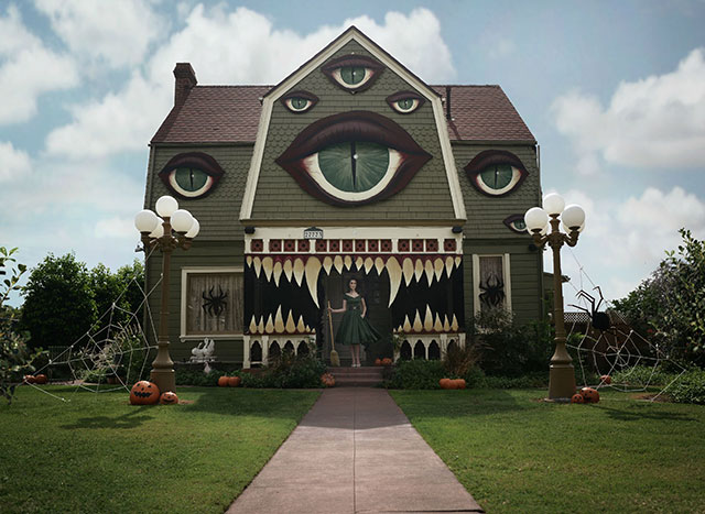 Artist Turns Her Parents' House Into Scary Monster For Halloween