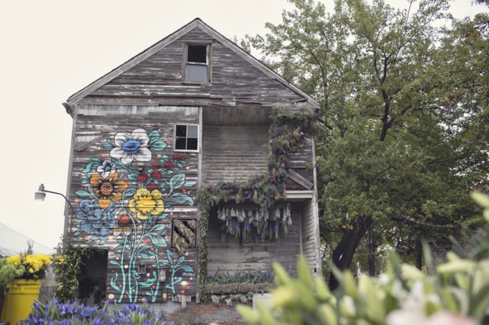 abandoned-house-transformed-flower-house-lisa-waud-heather-saunders-8