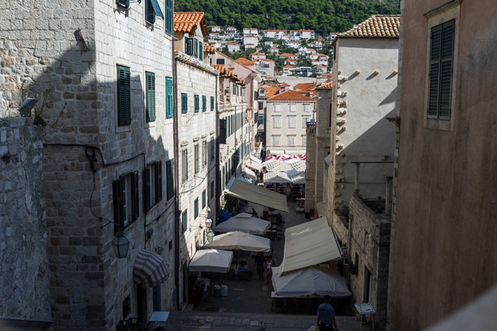 fan-visit-real-life-game-of-thrones-filming-locations-asta-skujyte-razmiene-20