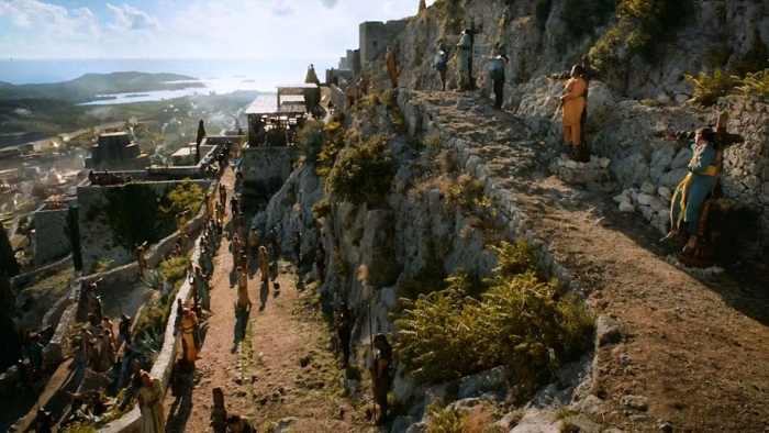 fan-visit-real-life-game-of-thrones-filming-locations-asta-skujyte-razmiene-7