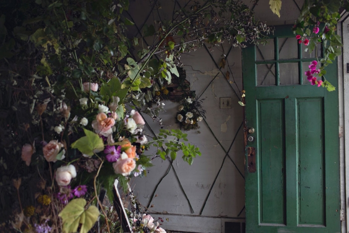 abandoned-house-transformed-flower-house-lisa-waud-heather-saunders-11