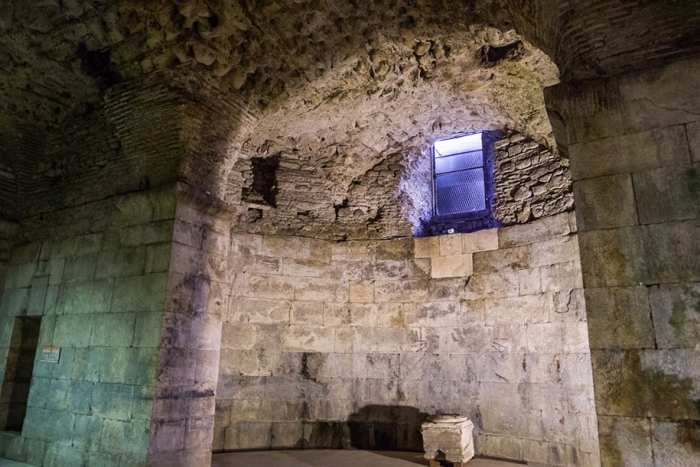 fan-visit-real-life-game-of-thrones-filming-locations-asta-skujyte-razmiene-30
