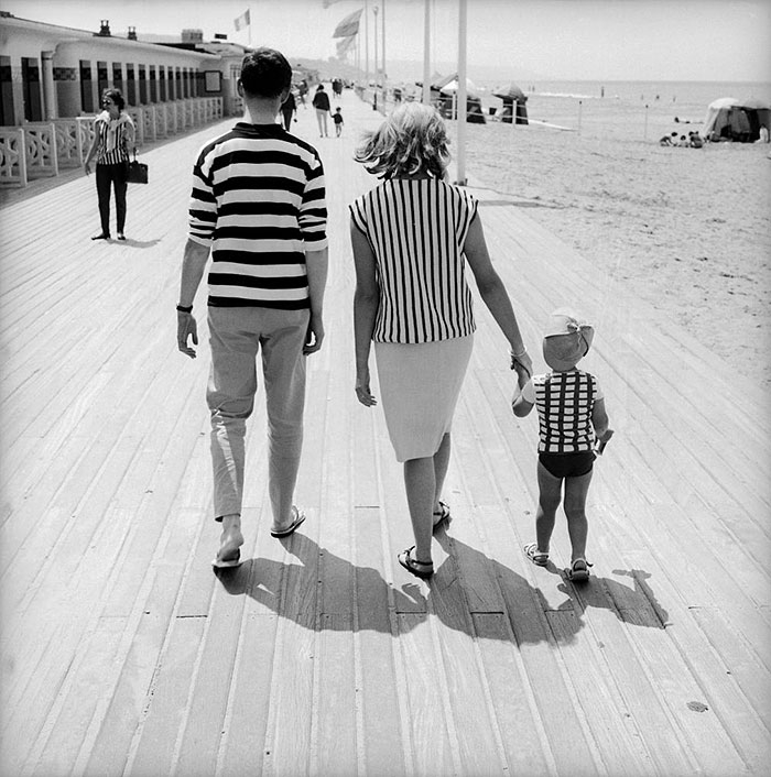 fun-black-and-white-street-photography-rene-maltete-9