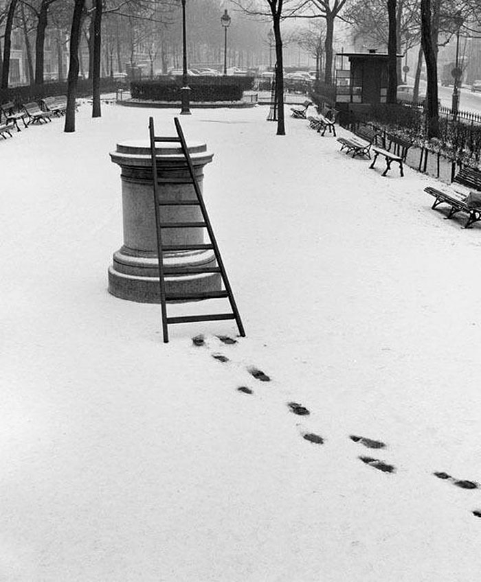 fun-black-and-white-street-photography-rene-maltete-1