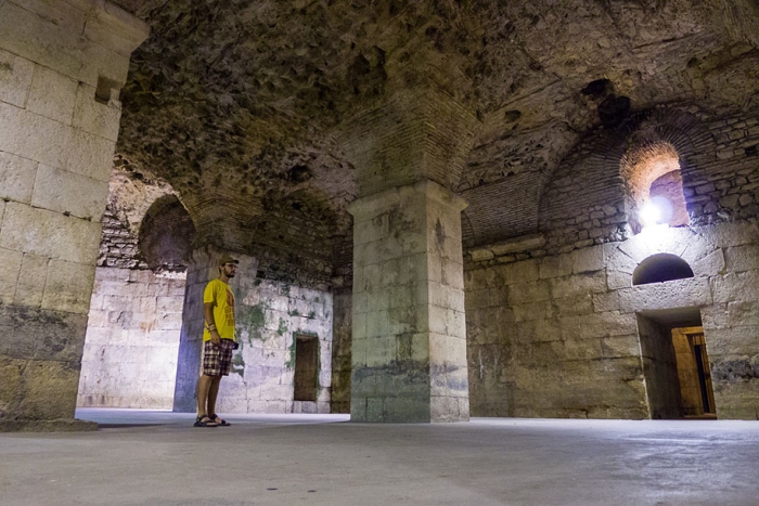 fan-visit-real-life-game-of-thrones-filming-locations-asta-skujyte-razmiene-29
