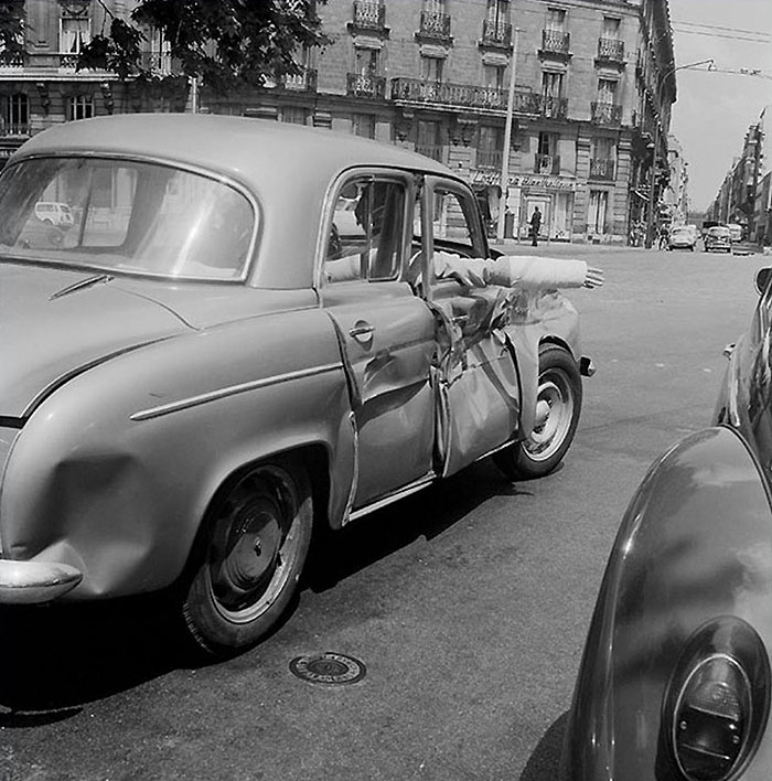 fun-black-and-white-street-photography-rene-maltete-16