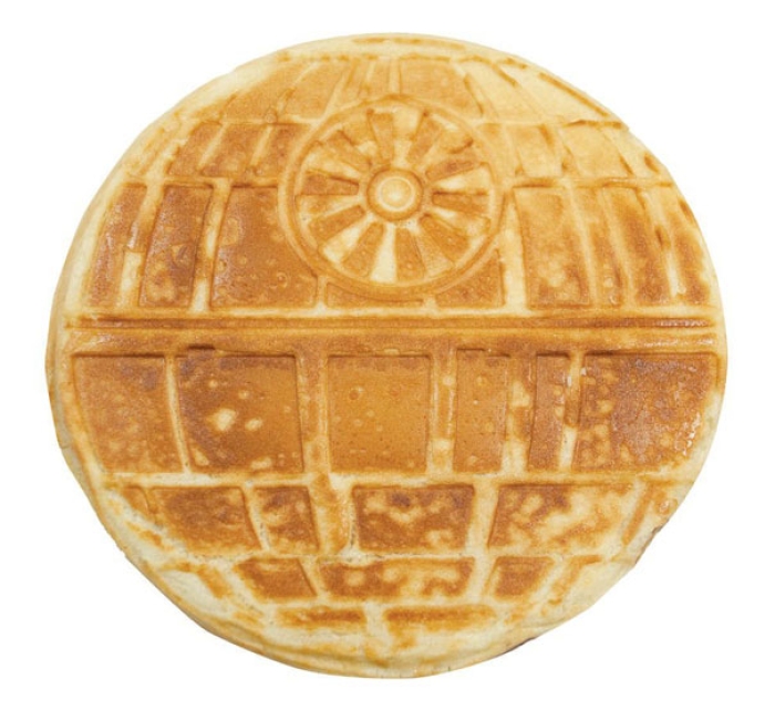 geek-fan-kitchen-breakfast-star-wars-death-star-waffle-iron-1