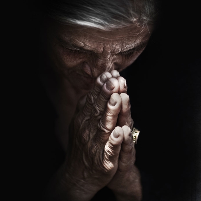 black-white-homeless-portraits-lee-jeffries-3
