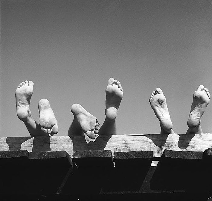 fun-black-and-white-street-photography-rene-maltete-30
