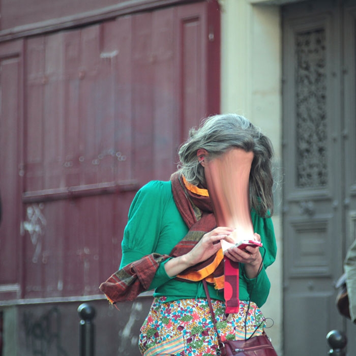 soul-sucking-phones-sur-fake-antoine-geiger-7