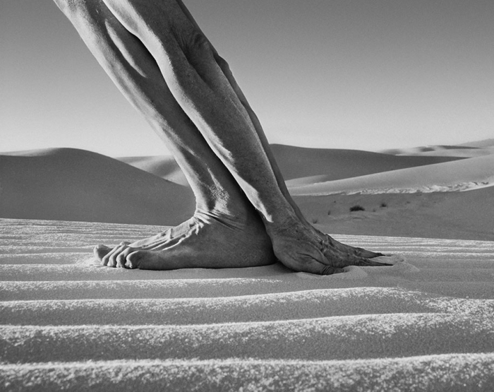 landscape-self-portrait-photography-body-arno-rafael-minkkinen-17