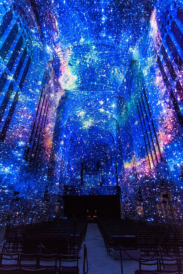 kings-college-chapel-immersive-projection-dear-world-yours-cambridge-miguel-chevalier-11