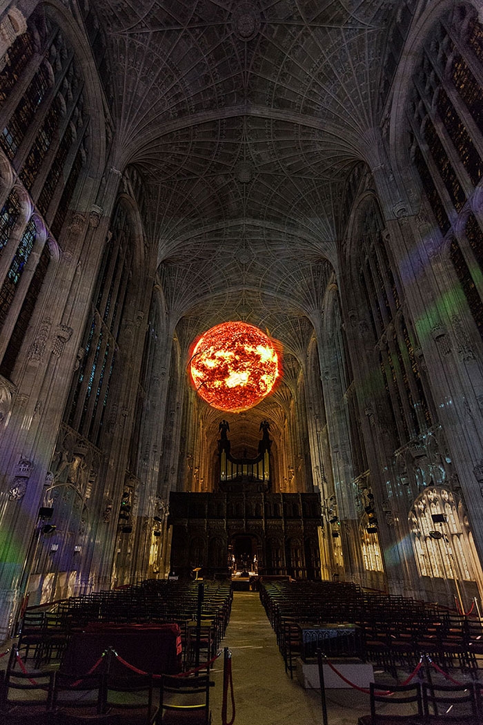 kings-college-chapel-immersive-projection-dear-world-yours-cambridge-miguel-chevalier-7