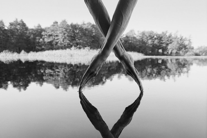 landscape-self-portrait-photography-body-arno-rafael-minkkinen-15