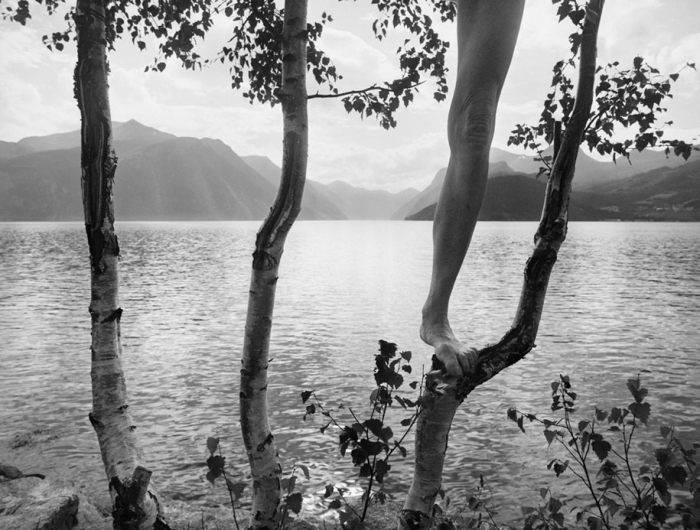 landscape-self-portrait-photography-body-arno-rafael-minkkinen-11