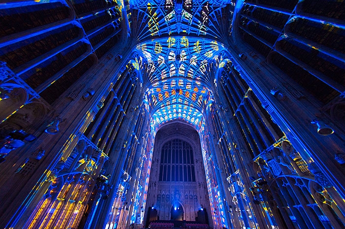 kings-college-chapel-immersive-projection-dear-world-yours-cambridge-miguel-chevalier-1