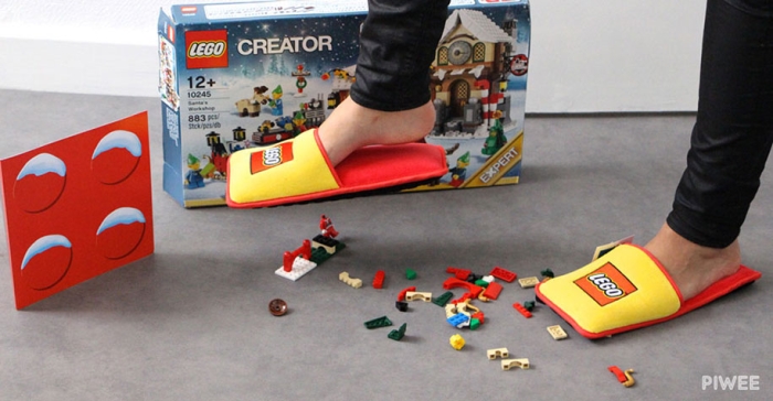christmas-anti-lego-slippers-brand-station-france-2