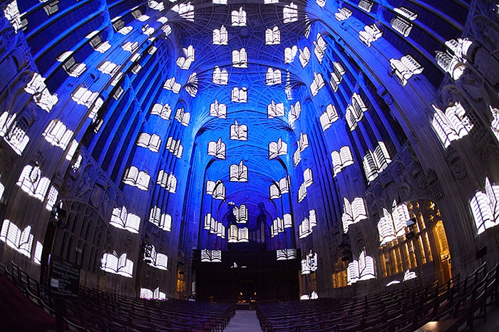 kings-college-chapel-immersive-projection-dear-world-yours-cambridge-miguel-chevalier-10